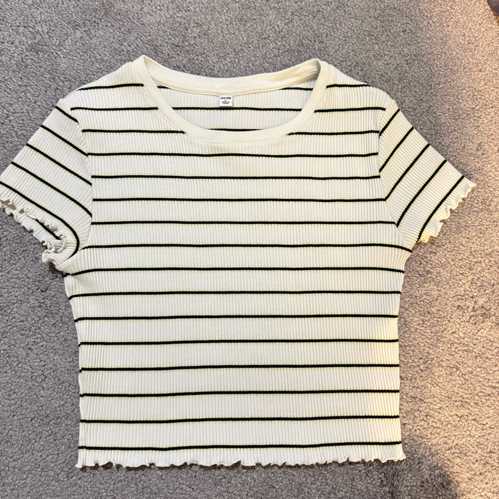 Uniqlo Striped Ribbed Lettuce Hem Crop Top tee